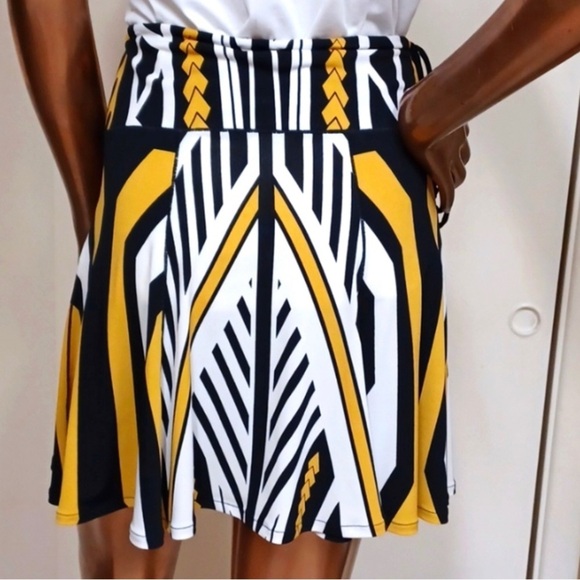 Eva Varro Swing Skirt - Picture 4 of 8